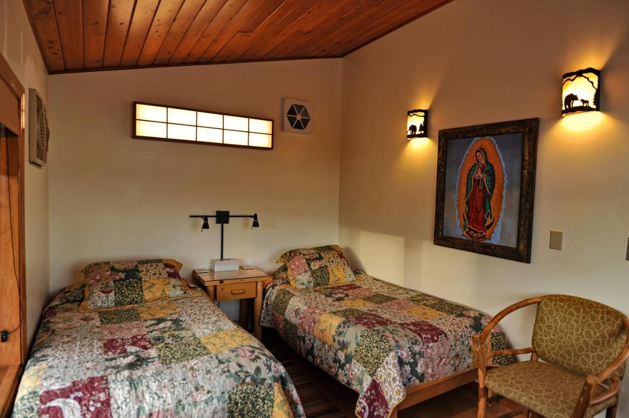 Heart And Wings Retreat Center Apartment Silver City Bagian luar foto