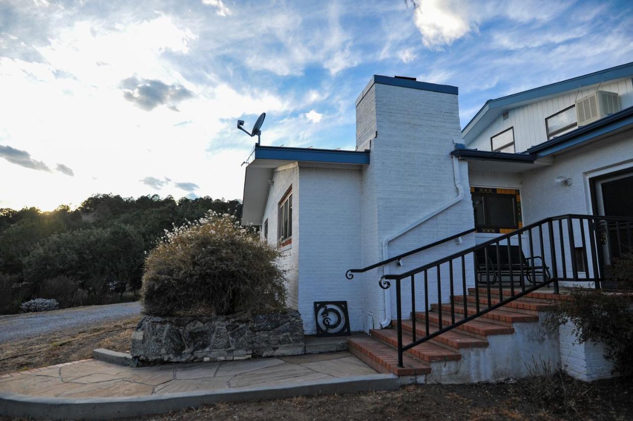 Heart And Wings Retreat Center Apartment Silver City Bagian luar foto