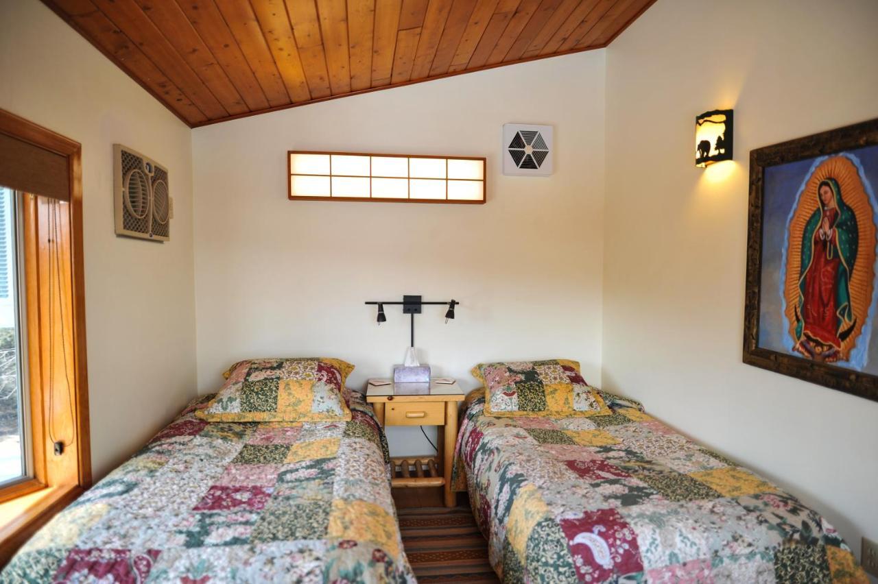 Heart And Wings Retreat Center Apartment Silver City Bagian luar foto